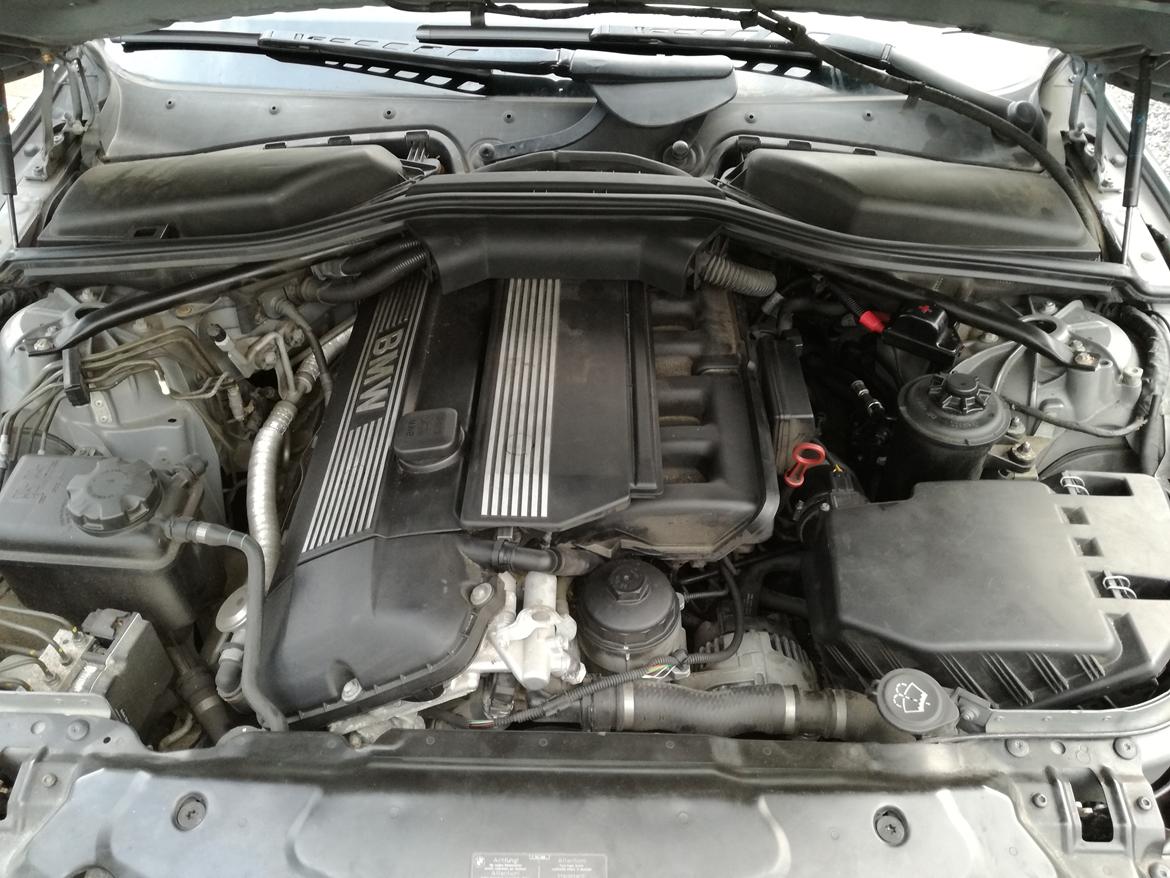 BMW 525i / SOLGT billede 8