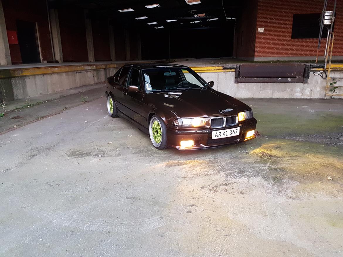 BMW E36 Sedan 325I billede 1