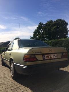 Mercedes Benz W124 250D billede 2