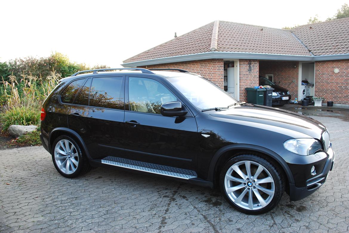BMW E70 X5 3,0sd - SOLGT billede 1
