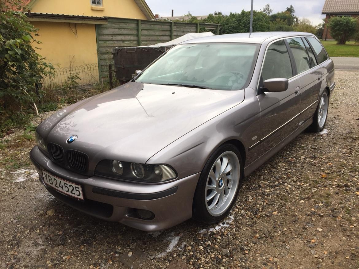 BMW E39 523i (yderst velholdt) SOLGT billede 3