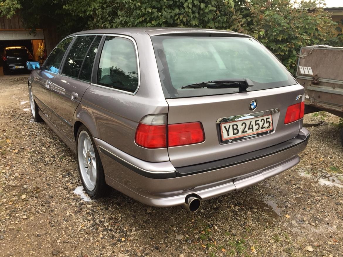 BMW E39 523i (yderst velholdt) SOLGT billede 4