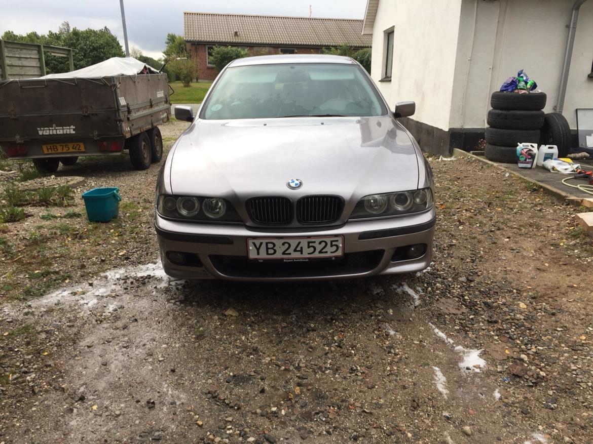 BMW E39 523i (yderst velholdt) SOLGT billede 7