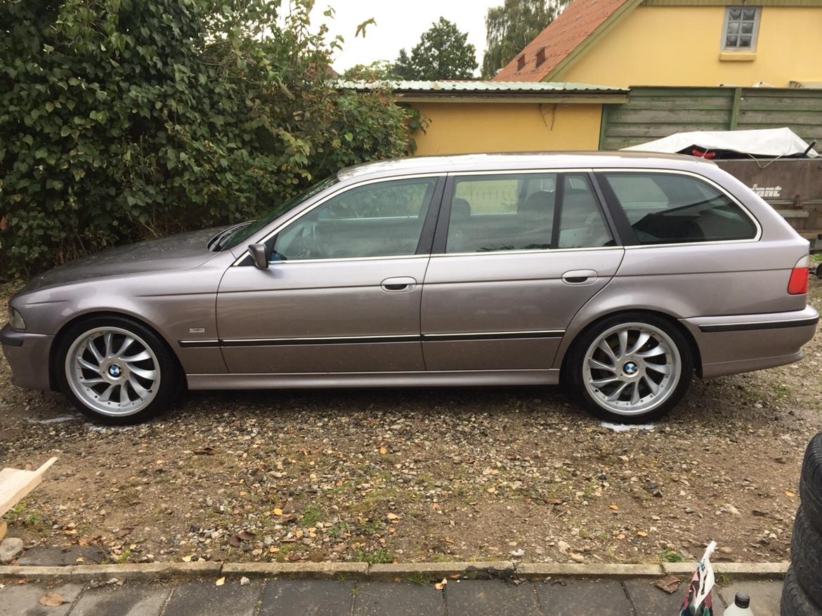 BMW E39 523i (yderst velholdt) SOLGT billede 8