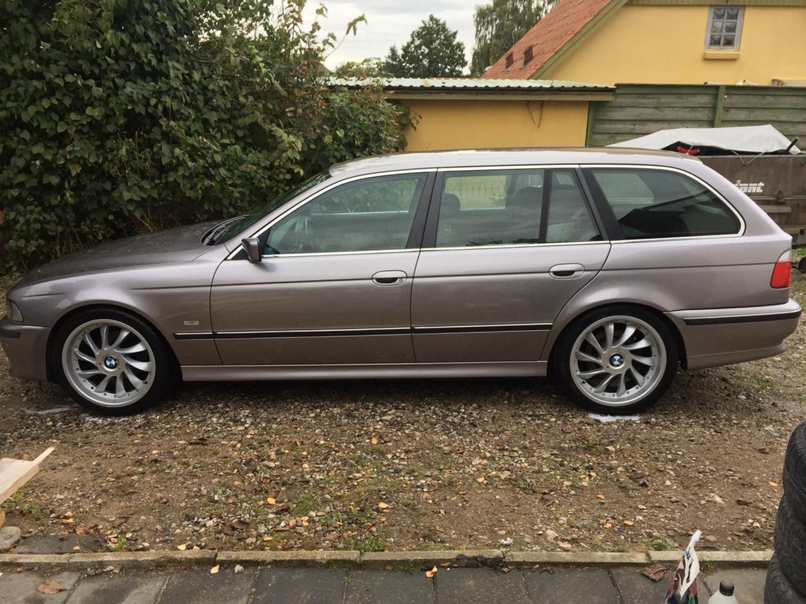 BMW E39 523i (yderst velholdt) SOLGT billede 9