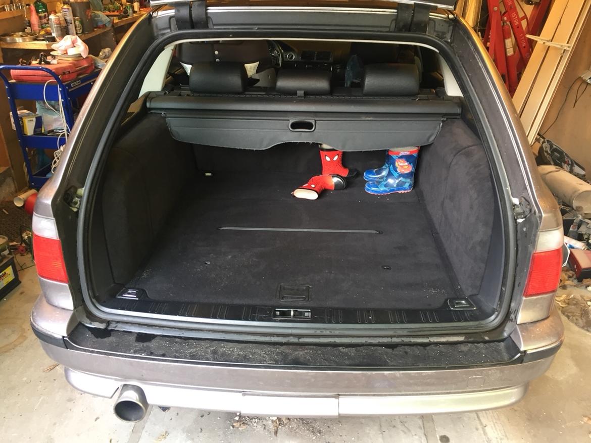 BMW E39 523i (yderst velholdt) SOLGT billede 11