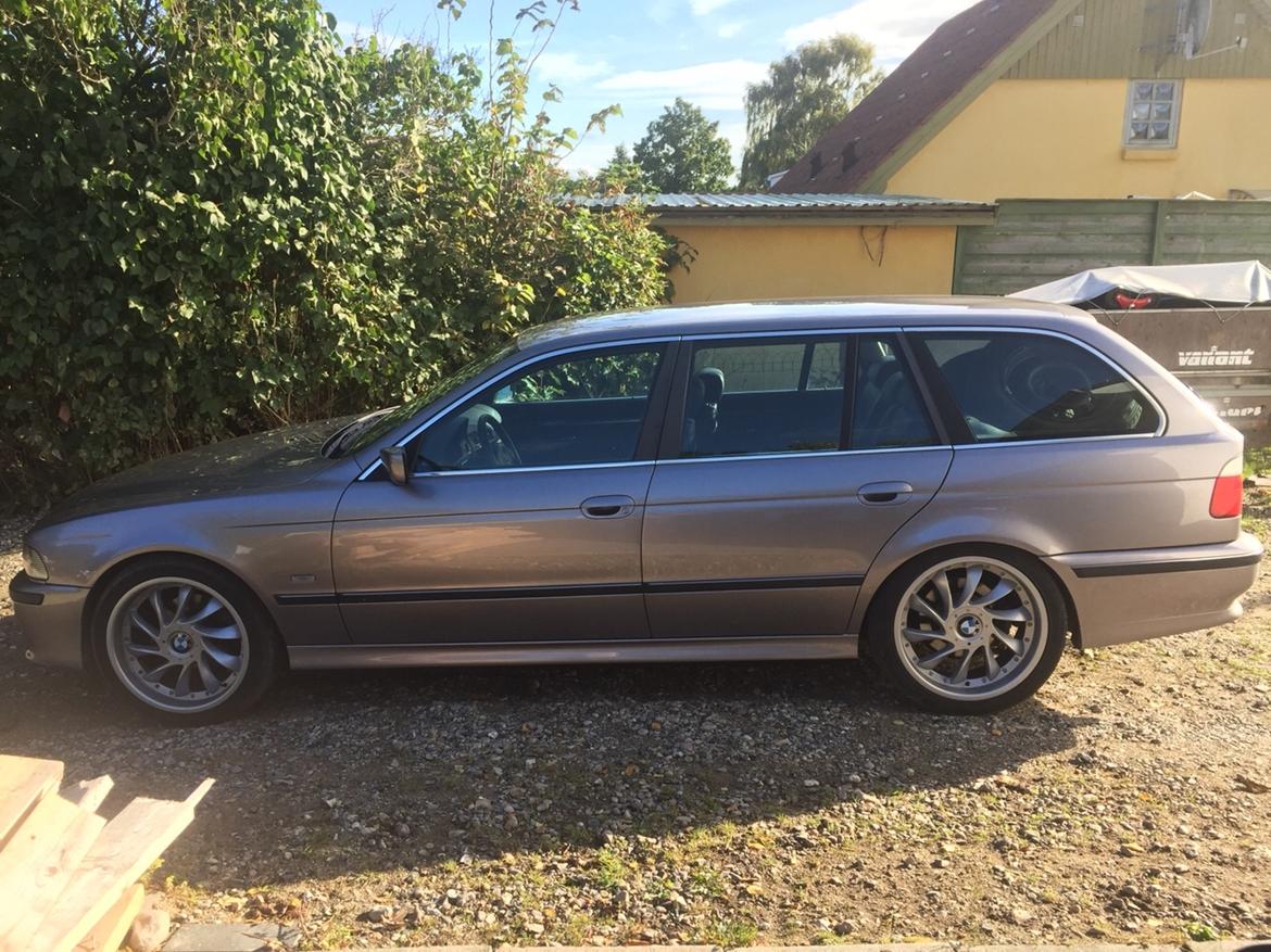 BMW E39 523i (yderst velholdt) SOLGT billede 12