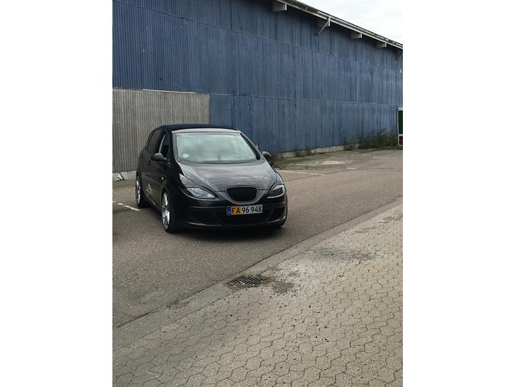 {{currentPhoto.altText}} billede {{currentPhoto.number}}