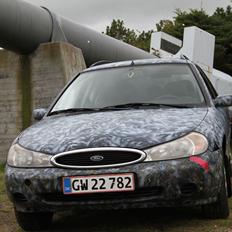 Ford Mondeo(Mona)