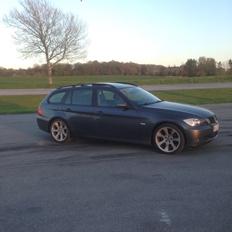 BMW 320D E91