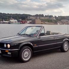 BMW E30 325i