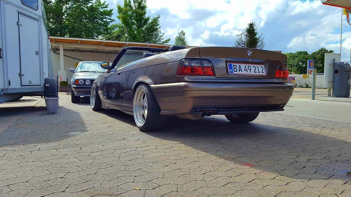 BMW E36  cap. 325i ombygget til e46 front billede 6