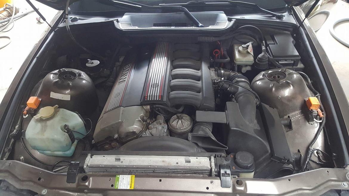 BMW E36  cap. 325i ombygget til e46 front billede 12