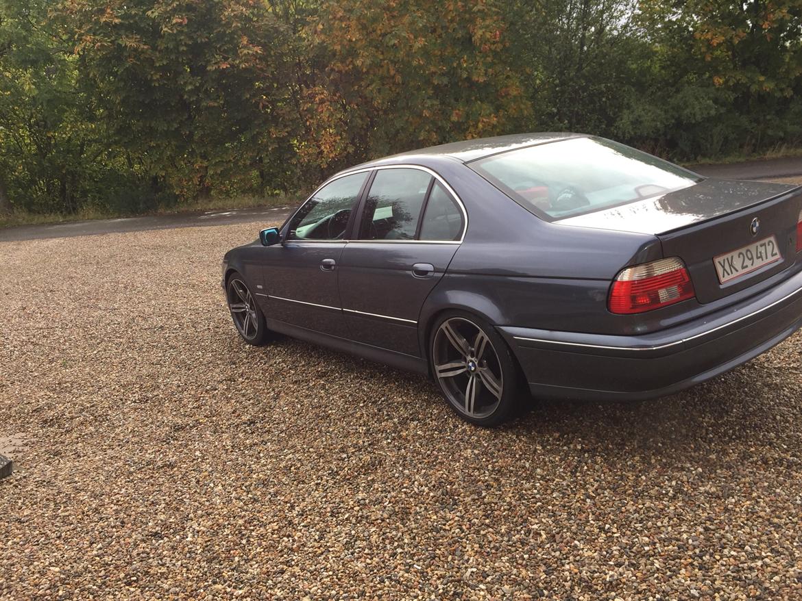 BMW E39 528ia ( SOLGT ) billede 4
