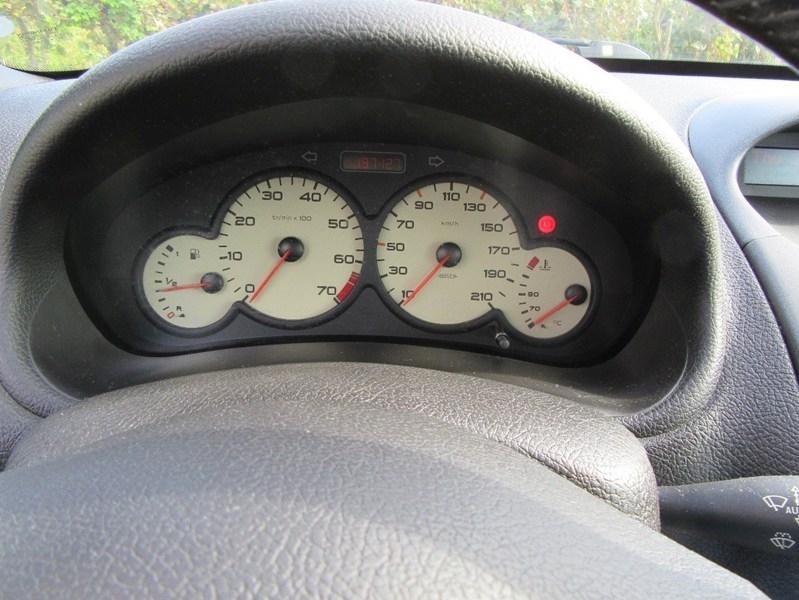 Peugeot 206 roland garros billede 7