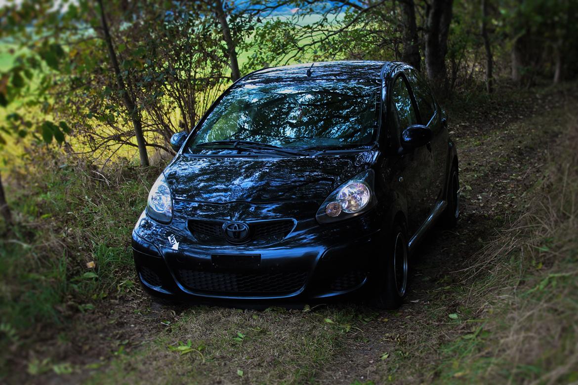 Toyota Aygo totalt skadet  billede 1