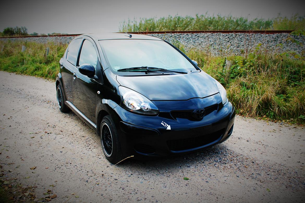 Toyota Aygo totalt skadet  billede 6