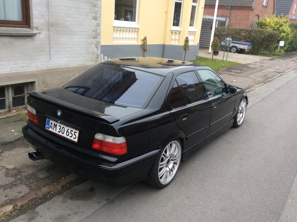 BMW 325i SOLGT! billede 4