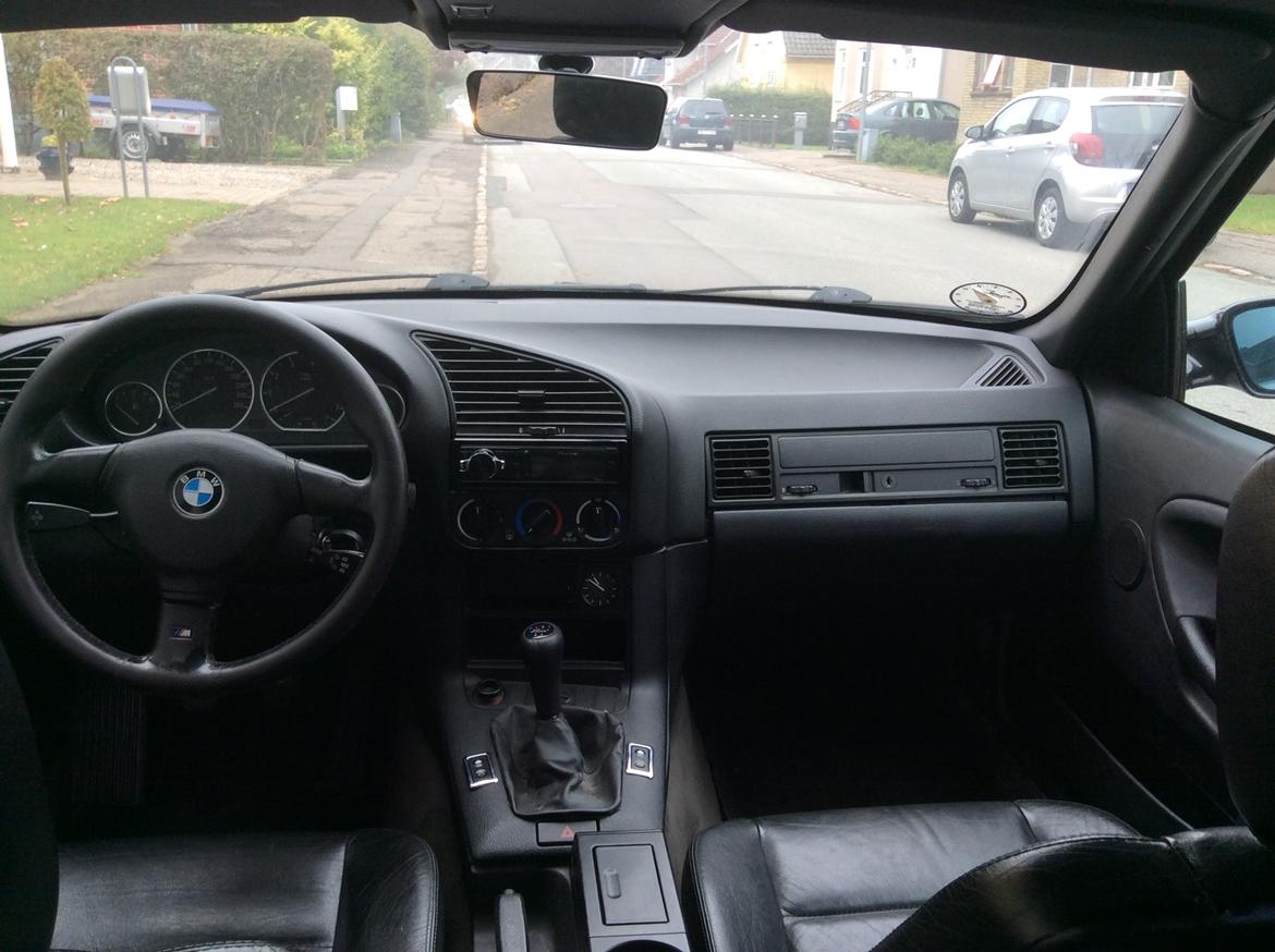 BMW 325i SOLGT! billede 5