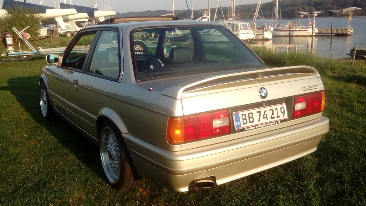 BMW E30 325i billede 3