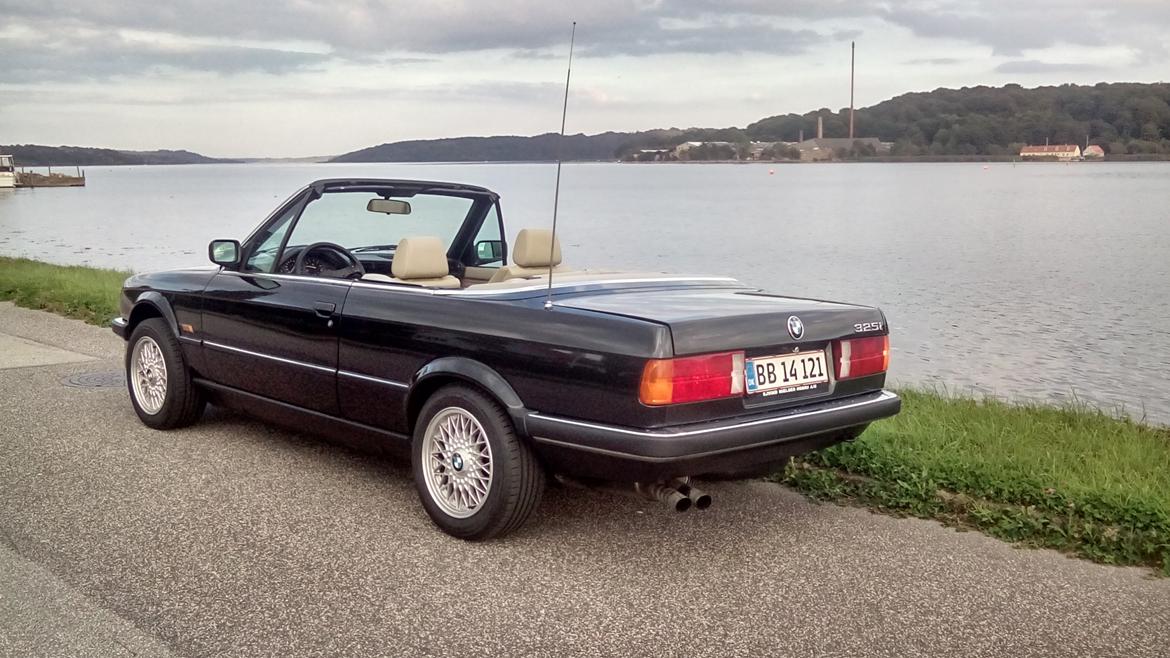 BMW E30 325i billede 2