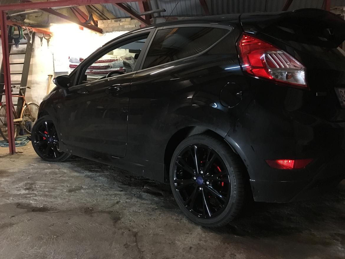 Ford Fiesta Black Edition billede 3