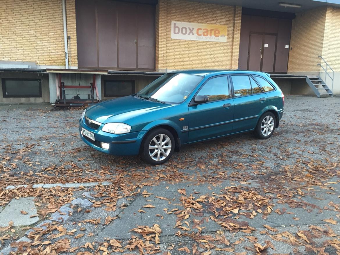 Mazda 323f vi