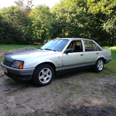 Opel Rekord E2 død