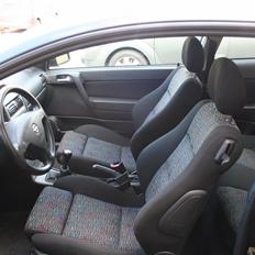 Opel Astra G Coupé MkIV 2.2 16V Bertone Edition