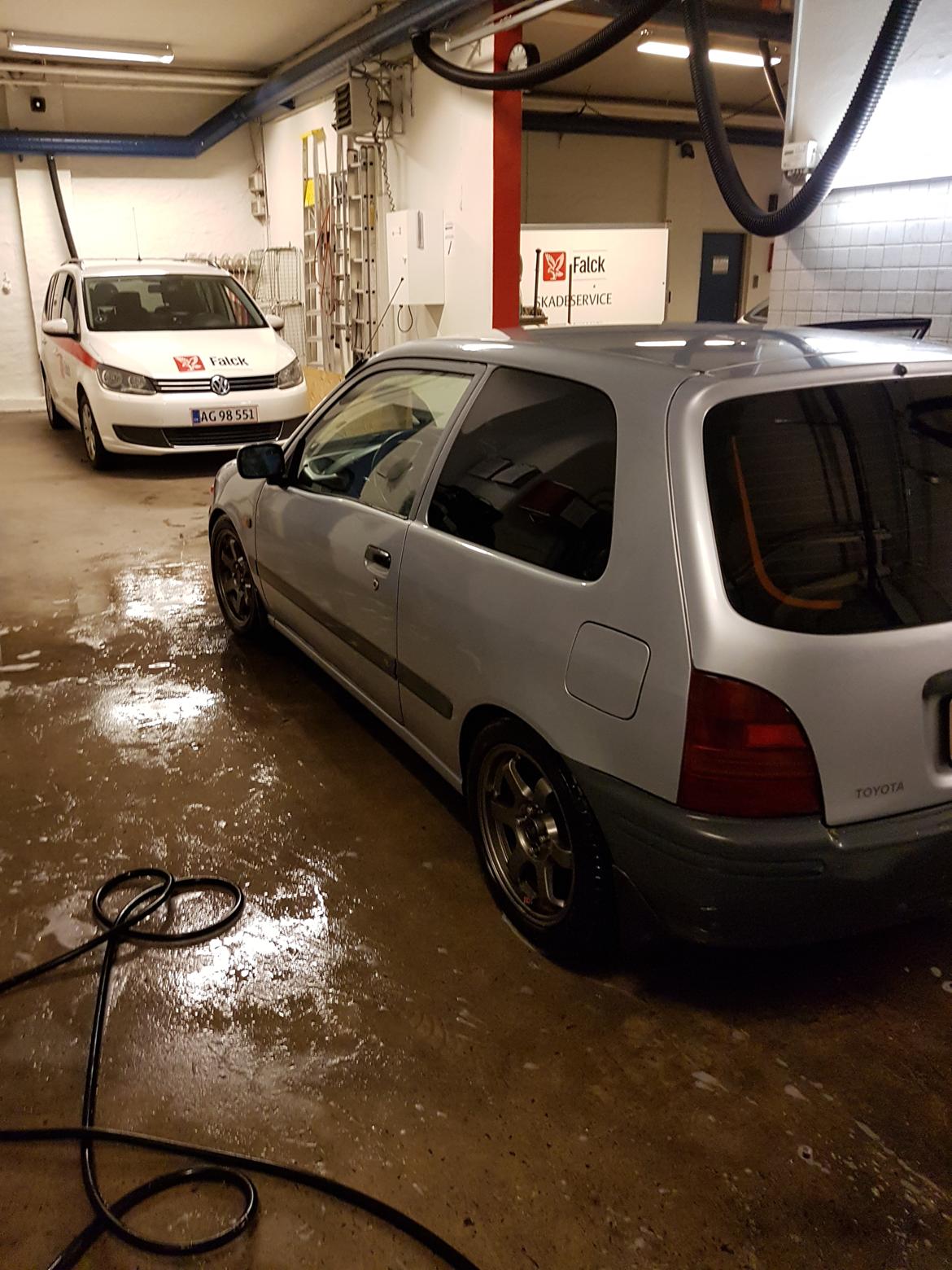 Toyota starlet billede 4