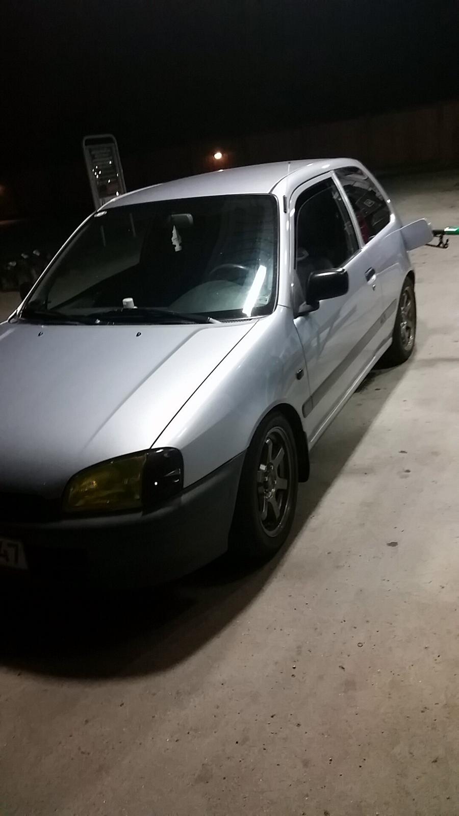 Toyota starlet billede 15