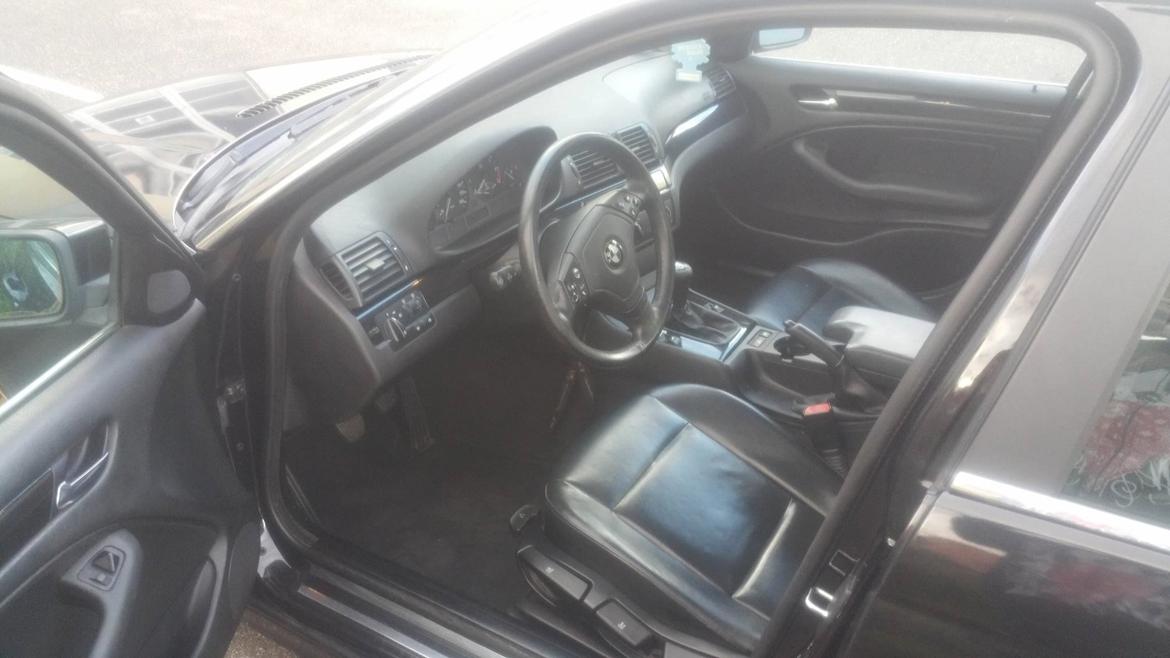 BMW E46 320i 150hk. PFL.  - Fuld læder og indfarvet trim. mums! billede 5