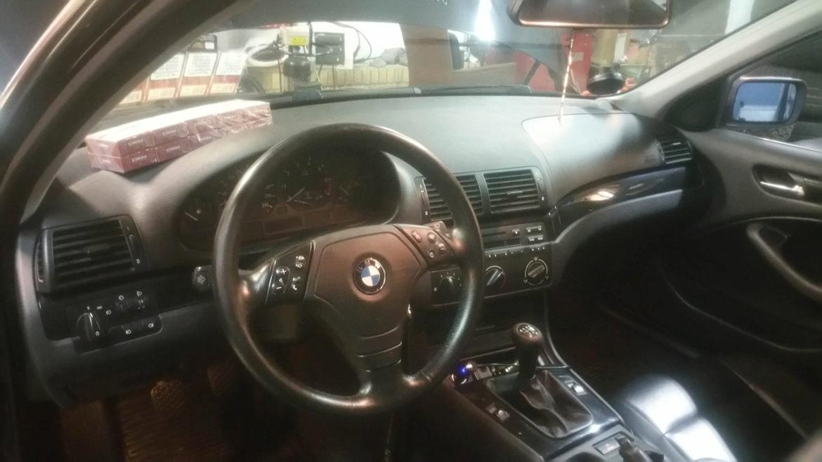 BMW E46 320i 150hk. PFL.  - Multifunktionsrat.  billede 6