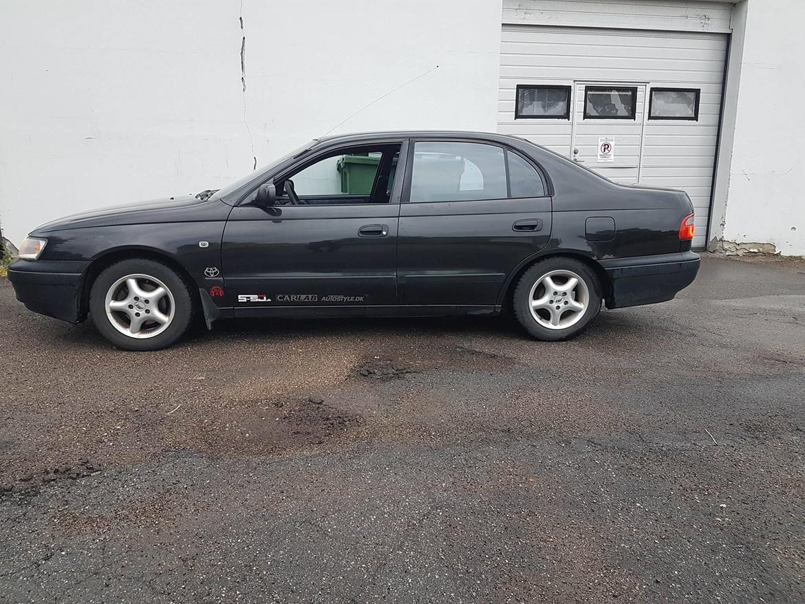 Toyota Carina E billede 2