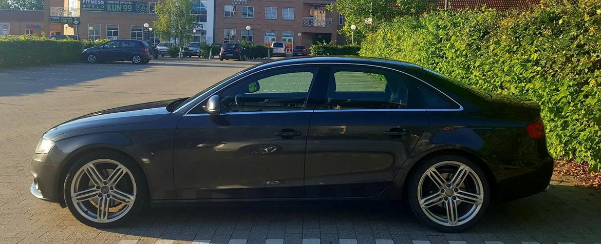 Audi A4 B8 TFSI 160 billede 3