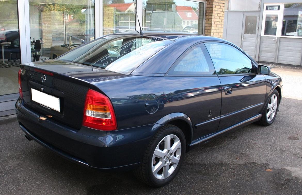 Opel Astra G Coupé MkIV 2.2 16V Bertone Edition billede 2