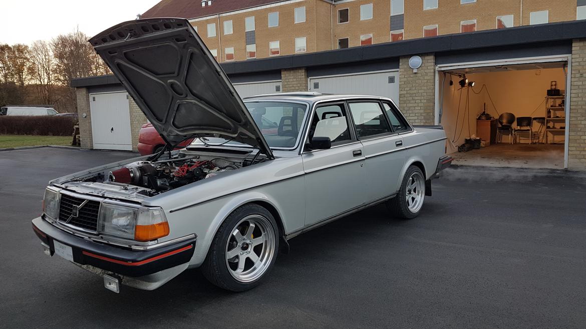 Volvo 244 GLE billede 1