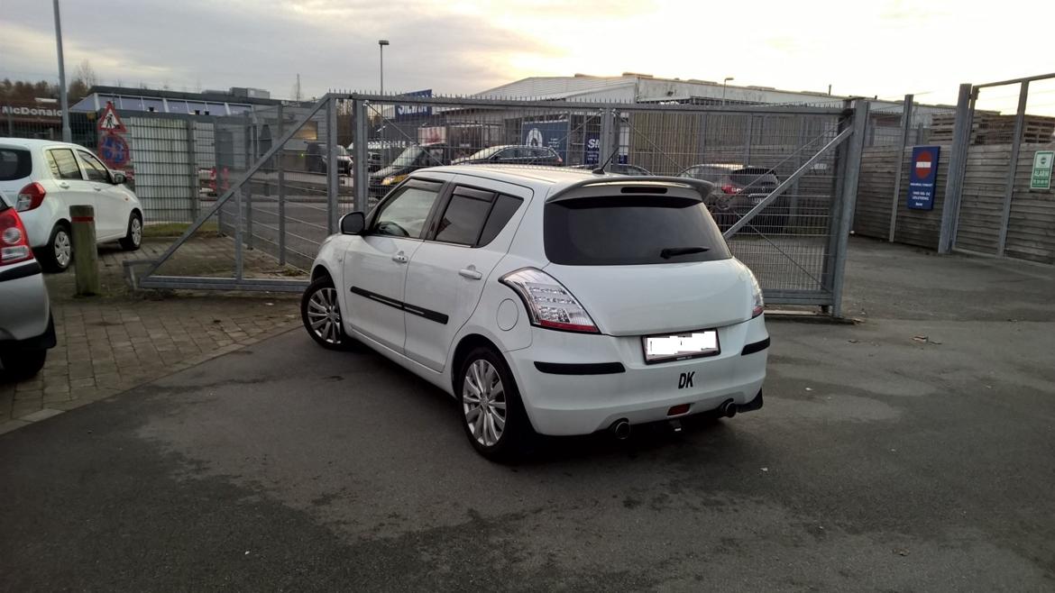 Suzuki Swift 1.2 GLX [solgt] billede 7