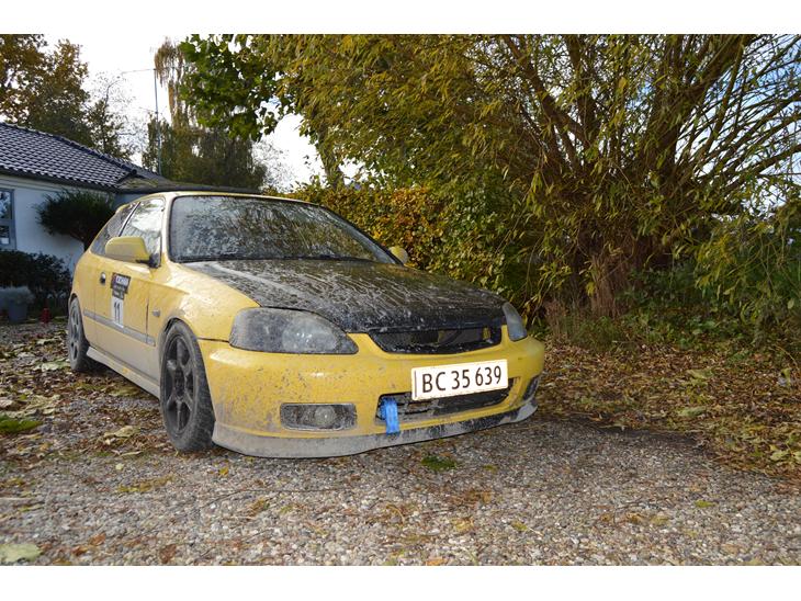 {{currentPhoto.altText}} billede {{currentPhoto.number}}