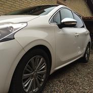 Peugeot 208 Allure BlueHDI