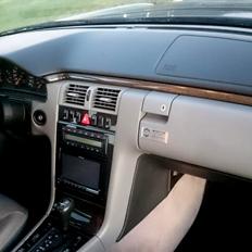 Mercedes Benz E420 w210