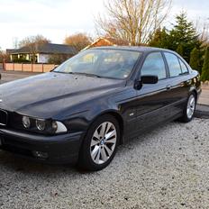 BMW 523i