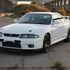 Nissan Skyline GT-R R33