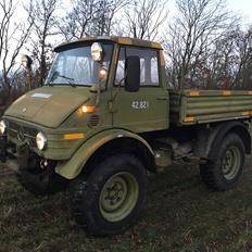 Mercedes Benz UNIMOG