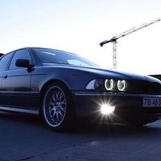 BMW E39 - 528 - Række 6
