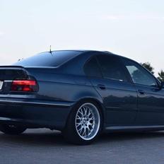 BMW E39 - 528 - Række 6
