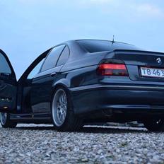 BMW E39 - 528 - Række 6
