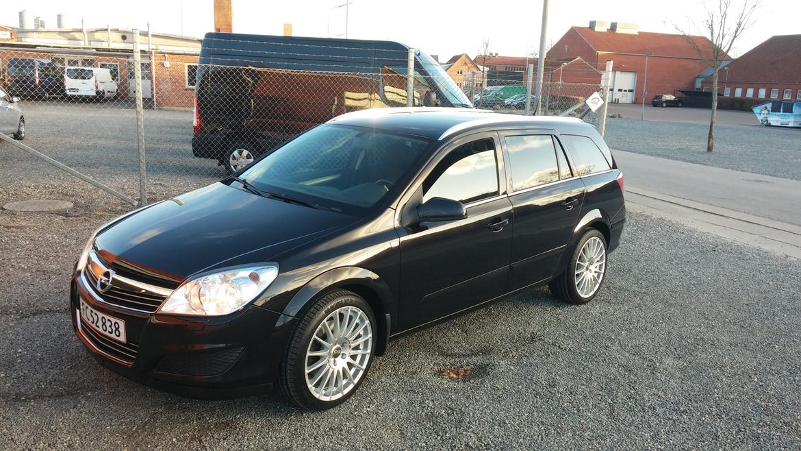 Opel Astra 1.9 CDTi Enjoy Wagon billede 2