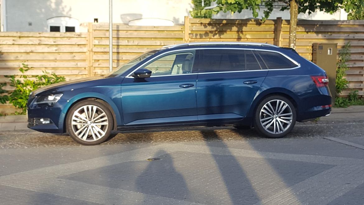 Skoda Superb Combi Style 2.0 TSI 4x4 - En total sleeper der kører fantastisk billede 1