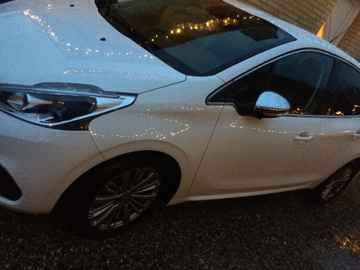 Peugeot 208 Allure billede 4